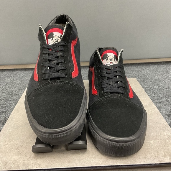 Vans X Mickey Mouse Club Old Skool Black Red 721356 Sneakers Mens Size 11 - Picture 4 of 8